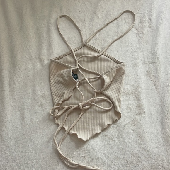 target cropped halter top - Picture 2 of 3